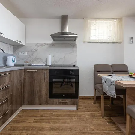 Apartament Cozy In With Wifi Petrčane