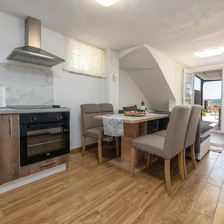 In With Wifi アパート ペトルチャネ